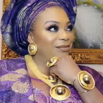 Жена бижутериен набор от позлатените огърлица, Обеци, Пръстени, гривни сватбени подаръци Безплатна доставка Нигерия Аксесоари Yulaili