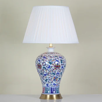 Художествена китайската фарфорово-керамична настолна лампа, спалня, хол, сватбена настолна лампа, Цзиндэчжэнь, синьо-бялата лампа, модерен маса